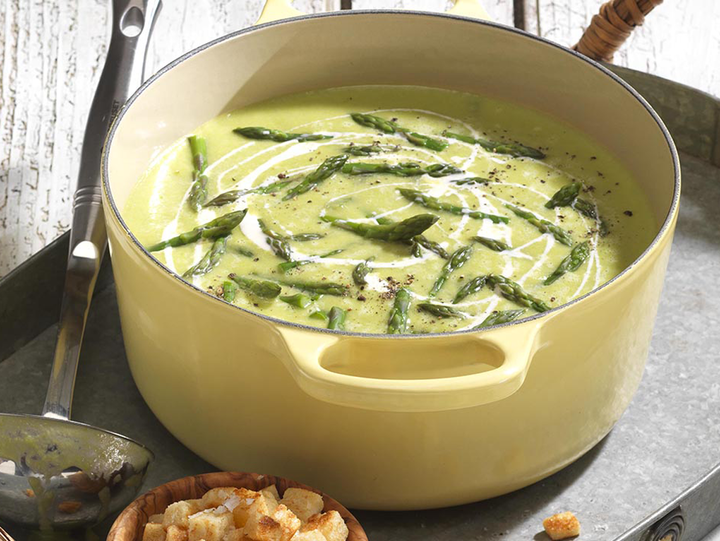Asparagus soup with Crème Fraîche